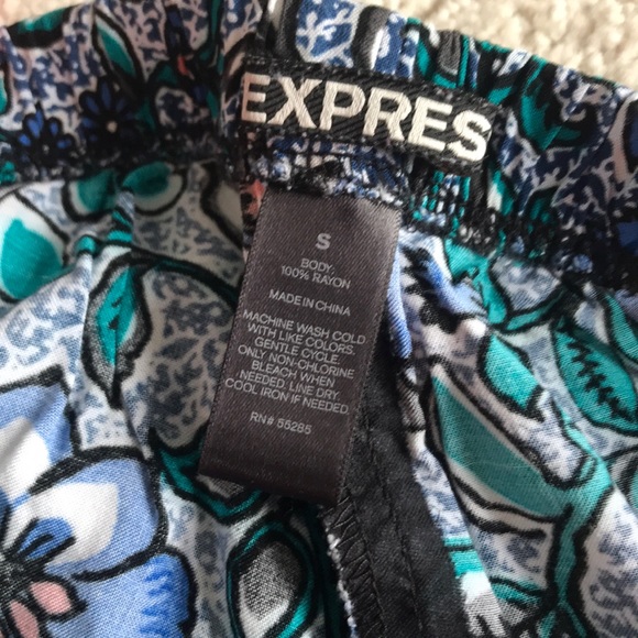 Floral shorts - Picture 2 of 2